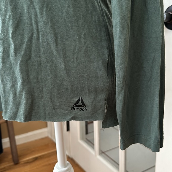 Reebok long sleeve - Picture 2 of 5